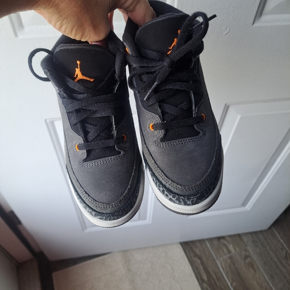 Jordan 3 Retro🩶🧡🖤 - Picture 4 of 13